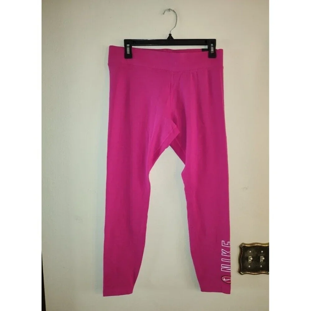 New with tag Women's Nike Cotton Polyester Hot Pink Leggings with Logo Size L
